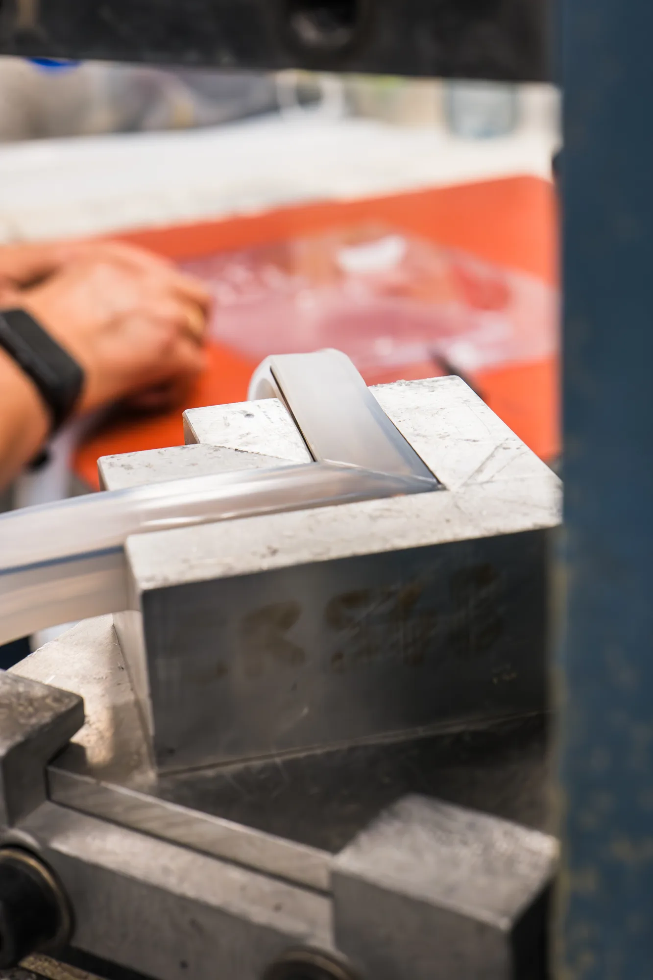 Utillaje de aluminio que posiciona el perfil