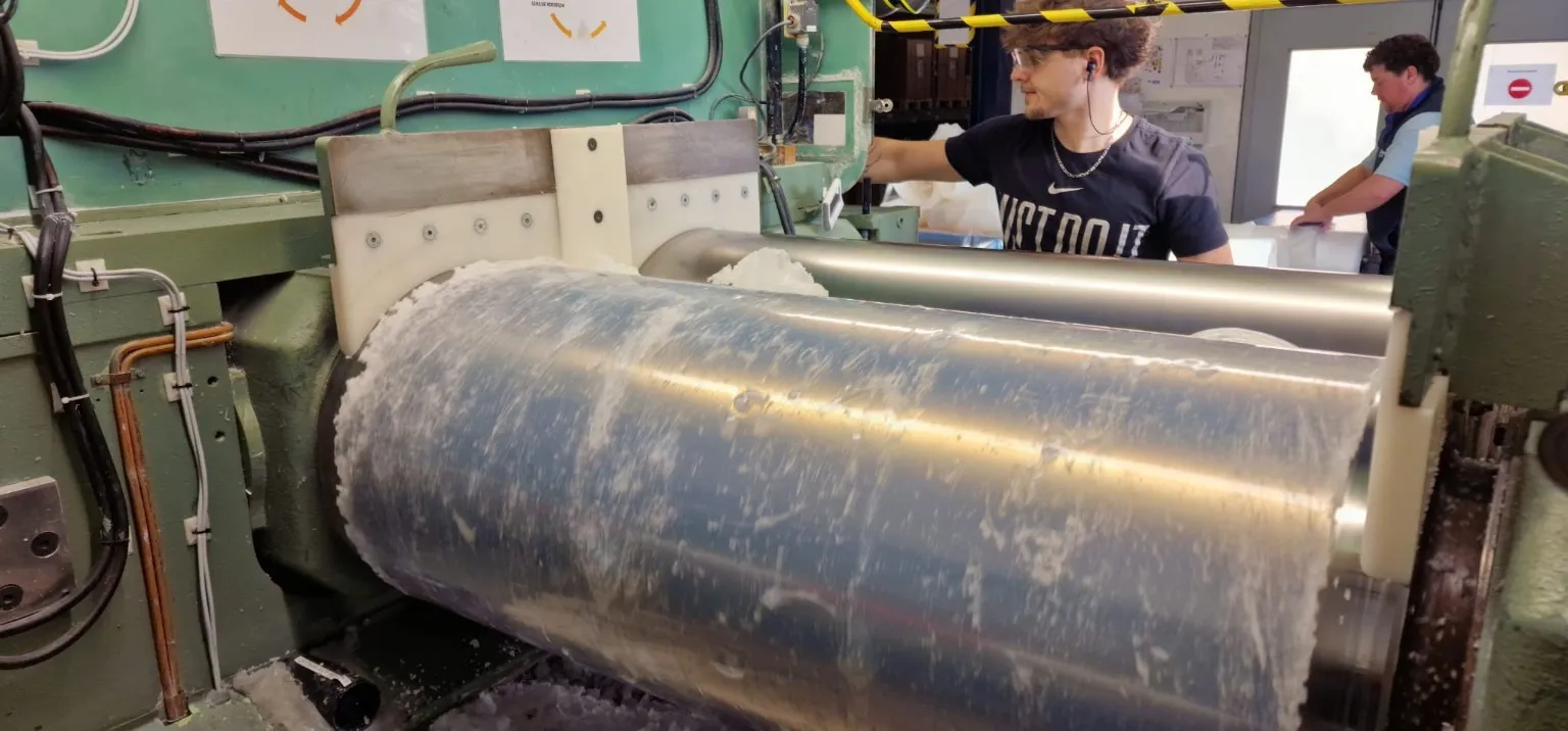 Compounding de silicona HCR: cómo se formula un elastómero antes de extruir o moldear